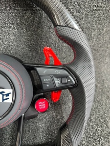 Volant sport en fibre de carbone suédé personnalisé de qualité supérieure avec boutons <span class=keywords><strong>R8</strong></span> et marqueur central <span class=keywords><strong>rouge</strong></span> pour voitures S6, S7, A5, A6, A7, C7, Q3, Q5, etc. - Product Image 3