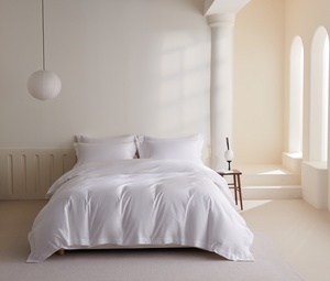 <span class=keywords><strong>Set</strong></span> Copripiumino Matrimoniale 4 Pezzi Lusso 300TC Cotone Egiziano Microfibra Personalizzabile Bianco per Hotel 5 Stelle - Product Image 1