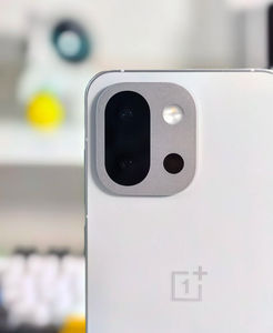 Smartphone compact original OnePlus 13T 6,32'' 120Hz OLED, appareil photo 8+50MP, batterie 6100mAh, charge 100W, IP68/69, 5G - Product Image 5