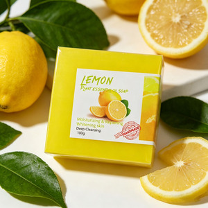 Savon rafraîchissant hydratant de luxe anti-acné à la papaye, carotte, citron, curcuma et acide kojique pour le contrôle du sébum - Product Image 1