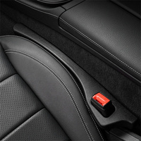 QEEPEI Lot de 2 organiseurs pratiques en PU anti-chute pour console de voiture, bande de remplissage pour l'espace latéral du siège de voiture