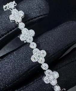 Luxury Clover Design Moissanite Diamond Bracelet In 925 Silver Elegant Iced Out Floral Link Bracelet For Women And Men - Product Image 3