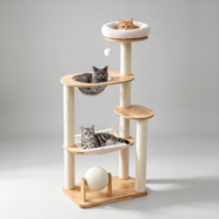 Arbre à chat multi-niveaux ScratchHaven 132 cm en bois de caoutchouc avec hamac en toile, bol en acrylique transparent et quatre poteaux à gratter en sisal