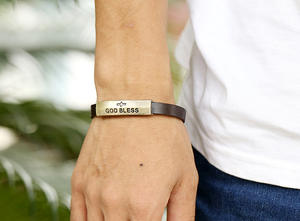 Uomini Religione Dell'annata del braccialetto Dei Monili Christian <span class=keywords><strong>Dio</strong></span> Vi <span class=keywords><strong>benedica</strong></span> Lettera Braccialetto di Cuoio Croce con Logo Personalizzato Inciso - Product Image 5