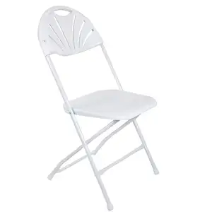 शीर्ष गुणवत्ता हल्के वजन पोर्टेबल प्रशंसक आकार खोखले वापस सफेद तह कुर्सियों शादी
