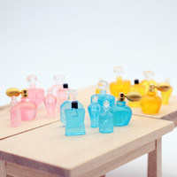 Offre Spéciale – Breloques en Résine Colorées et Réalistes, Parfum Miniature de Luxe Original, Logo Personnalisé, Jouet pour Maison de Poupée