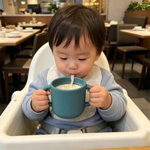Gobelet d'eau en silicone couleur unie pour enfants, modèle 2026, en stock, vente en gros pour événements - Product Image 5