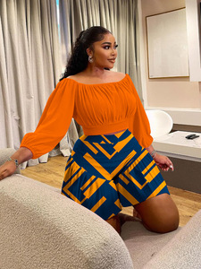 N8080 Completo Estivo Trendy Taglie Forti per Donna, Elegante Set Due Pezzi con T-shirt Arricciata e Pantaloncini Stampati - Product Image 5