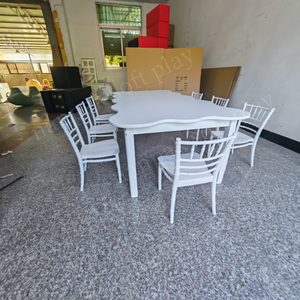 Table carrée vague blanche avec chaise blanche pour équipement de location de fête - Product Image 3