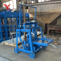 Machine mobile de fabrication de blocs de béton creux pour la production de briques, prix compétitif, dotée d'un moteur central pour un fonctionnement efficace du sable et du ciment