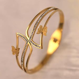 Pulsera <span class=keywords><strong>de</strong></span> Concha con Trébol <span class=keywords><strong>de</strong></span> Cuatro Hojas Electrochapada para Mujer, Diseño Ecológico con Patrón Vegetal, Superficie Dorada Tipo Espejo - Product Image 2