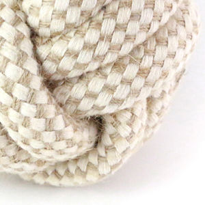 Jouet à mâcher pour animaux de compagnie en matériaux écologiques durables, de couleur naturelle, de 8 cm - Product Image 4