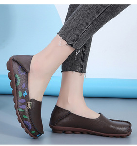Vente en gros de chaussures basses décontractées pour femmes et de baskets de grande taille - Product Image 5