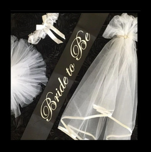 3Pcs Bachelorette Party Bride to Be Kit <span class=keywords><strong>de</strong></span> décorations pour la douche nuptiale Sash for Bride Rhinestone Tiara Veil - Product Image 3