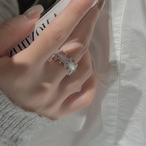 Bague en argent pur S925 plaquée or, zircon brossé, design de niche, simple, tendance, vintage, géométrique, micro-incrustée - Product Image 3