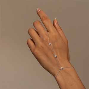 Bracelet ajustable et empilable en argent sterling 925 plaqué or et rhodium, avec breloque florale en moissanite 100% argent sterling 925 - Product Image 4