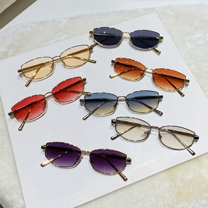 Polygonal <b>Small</b> <b>Frame</b> Metal <b>Sunglasses</b> UV400 PC Lens Unisex Outings Cycling Driving Stage Parties - Product Image 4