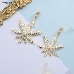 Colgante de Hoja de Arce en Oro de 14k, Joyería de Hoja de Arce - Product Image 5