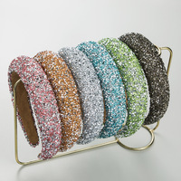 Serre-tête tendance en éponge avec incrustations de diamants, bordure large, étoiles super brillantes égayant le ciel, motif figurine en casque