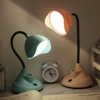 Vente en gros Veilleuse LED créative avec charge USB Lampe de bureau pliante Économie d'énergie Apprendre à lire Lampe de table