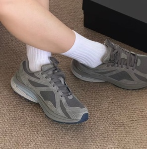 Chaussures de course rétro unisexes, empeigne en mesh, amorti confortable, baskets décontractées Sauconys, pour les trajets quotidiens, la marche, le streetwear, les entraînements athlétiques - Product Image 3