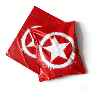 Sacs d'expédition en polyéthylène rouge recyclables personnalisés écologiques, sacs d'emballage pour vêtements, sacs d'emballage en plastique pour vêtements - Product Image 1