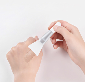 แปรงทาหน้ากากคู่ ด้ามจับสั้น ซิลิโคน ABS สำหรับแต่งหน้า รุ่น GZ RTS สั่งซื้อแบบคละจำนวนมาก - Product Image 3