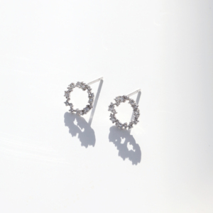 Pendientes Brilliant02 Blancos de Oro de 14K con Diamantes y Perlas, Joyería al por Mayor, Fabricante de Joyería Fina, Pendientes Personalizados, Proveedor OEM ODM - Product Image 1