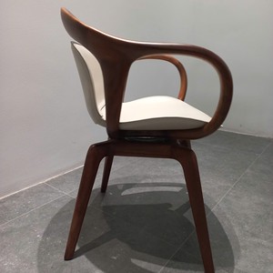 Chaise de salle à manger scandinave haut de gamme en bois massif avec coussin en cuir véritable, mobilier moderne pour la maison, l'hôtel, le restaurant PISANO - Product Image 4