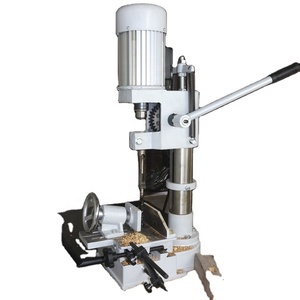 Máquina Mortajadora de Madera Semiautomática MK361A de 1200W y 220V con Capacidad de 3/8 Pulgadas para Manualidades de Bricolaje en Madera - Product Image 3
