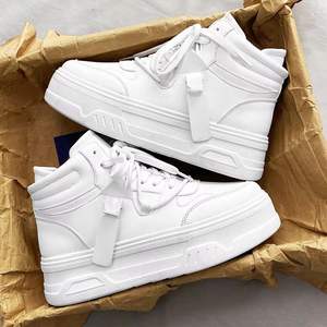 Zapatillas Deportivas Blancas para Hombre, Modelo 2026, con Suela Gruesa, Cómodas y Estilo Urbano - Product Image 2