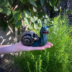 Gothic Snail Resin Garden Ornament Skull Shell Outdoor Decor <b>Stone</b> Garden Art - Product Image 4