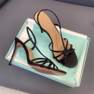 Sandalias de tacón de aguja con tira fina en la espalda, diseño minimalista con líneas huecas, elegantes zapatos de verano para mujer. - Product Image 1