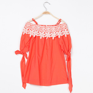 Blusa 2017 para niña, nuevo diseño de primavera, hombros descubiertos, manga 3/4 normal - Product Image 5