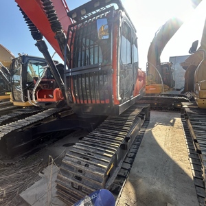 รถขุดไฮดรอลิกแบบตีนตะขาบ Doosan DX225LC/DX225LCA มือสอง น้ำหนัก 22 ตัน เครื่องยนต์ Isuzu ปั๊มและชิ้นส่วนหลัก ความจุบุ้งกี๋ 0.92 ลูกบาศก์เมตร - Product Image 2