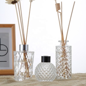 Bouteille de diffuseur de <span class=keywords><strong>roseau</strong></span> en verre de luxe de haute qualité roseaux aromatiques vides pour huile de parfum caractéristique fraîche pour bureau emballé en boîte - Product Image 1