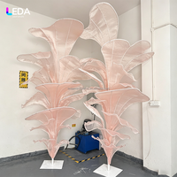 LEDA Luxe Organza Reuzeninstallatie Bruiloft Achtergronddecoratie Handgemaakte Grote Schaal Staande Bloemen Kunstinstallatie voor Bruiloften