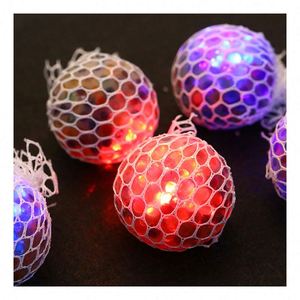 ของเล่นบีบ TPR ทนทาน เป็นมิตรกับสิ่งแวดล้อม สำหรับเด็กอายุ 5-7 ปี ปรับแต่งสีและโลโก้ได้ คุณภาพสูง ช่วยคลายเครียด - Product Image 1