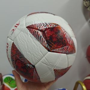 Ballon de football professionnel taille 5 avec construction thermocollée sans couture pour les tournois de haut niveau - Product Image 3