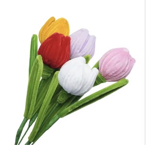 Tulpini Decorativi Fatti a Mano con Stelo Ritorto per Decorazioni Domestiche e Negozi di Fiori, Ideali per San Valentino - Product Image 6