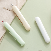 Outil d'enfilage d'aiguilles multifonctionnel en plastique spécial pour seniors, petit enfile-aiguilles manuel, accessoire de couture