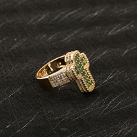 Bague Croix en Laiton Plaqué Or 14K avec Zircons Verts et Blancs, Style Tendance Unisexe pour Hommes et Femmes