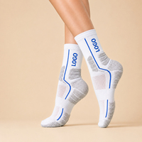 Chaussettes de sport athlétiques unisexes, chaussettes de sport respirantes et douces avec coussinets, chaussettes en coton tricotées sur mesure pour hommes, pour la course à pied et le basketball
