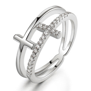 Anello a Doppio Strato con Linea Traforata, Gioiello Minimalista di Tendenza alla Moda - Product Image 5