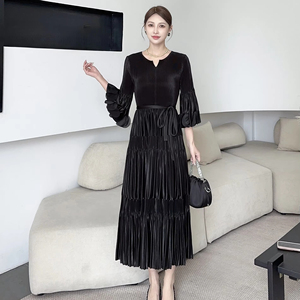 green emerald velvet dress Lady Black Tie - Kennedy Midi Dress - Black main image 1