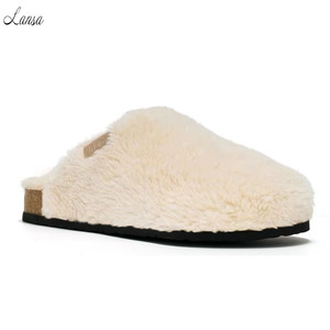 Fabricant OEM Logo personnalisé Automne Hiver Cachemire Fourrure Bout Fermé Pousser Pantoufles <span class=keywords><strong>pour</strong></span> Femme <span class=keywords><strong>Homme</strong></span> avec Semelle Plate en Liège Maison Pantoufles - Product Image 3