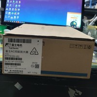 1 pièce de pilote Ryt751d5-vs2 neuf dans sa boîte, authentique, en stock, avec une garantie d'un an.