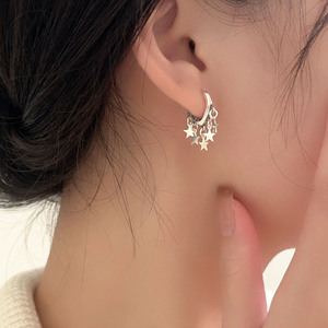 ต่างหูห่วงรูปดาวเงินแท้ S925 ดีไซน์กลวงเล็ก สไตล์หวาน ของขวัญเครื่องประดับ - Product Image 1
