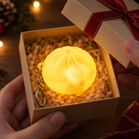 Porte-clés en silicone souple Bao Bun avec lumière jaune chaude