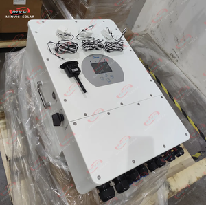 Deye SUN-10K-SG04LP3-EU CE, Inverter Trifase da 10kW, Investimento Energetico Intelligente per Aumentare i Rendimenti di Aziende Commerciali - Product Image 2